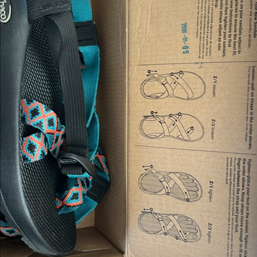New in box womens Chacos size 7